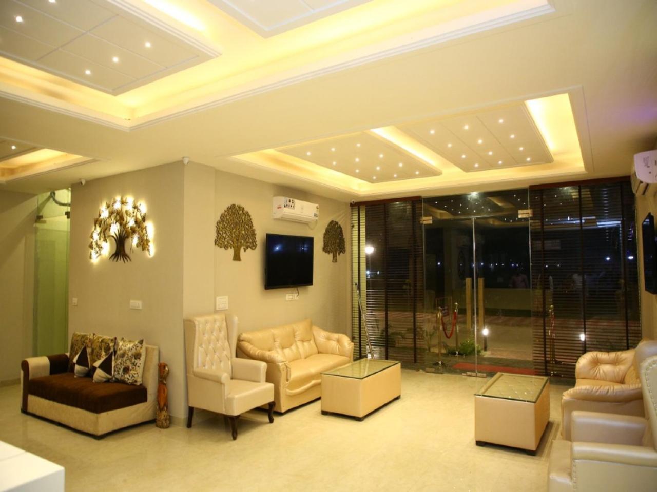 Anandam Clarks Inn Suites Вриндавана Экстерьер фото