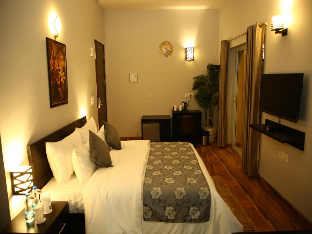 Anandam Clarks Inn Suites Вриндавана Экстерьер фото