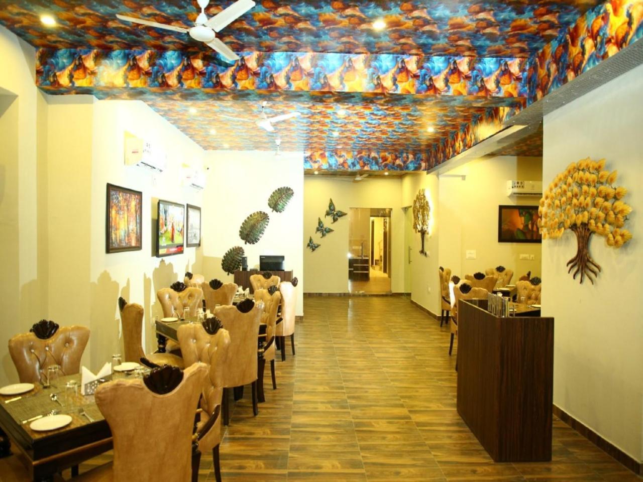 Anandam Clarks Inn Suites Вриндавана Экстерьер фото