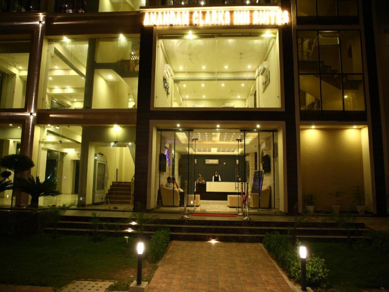 Anandam Clarks Inn Suites Вриндавана Экстерьер фото
