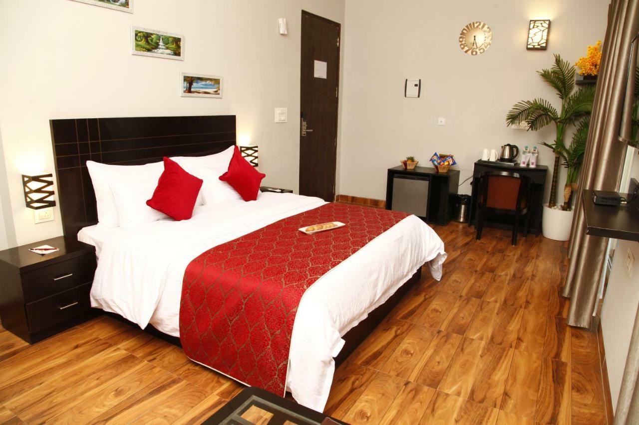 Anandam Clarks Inn Suites Вриндавана Экстерьер фото
