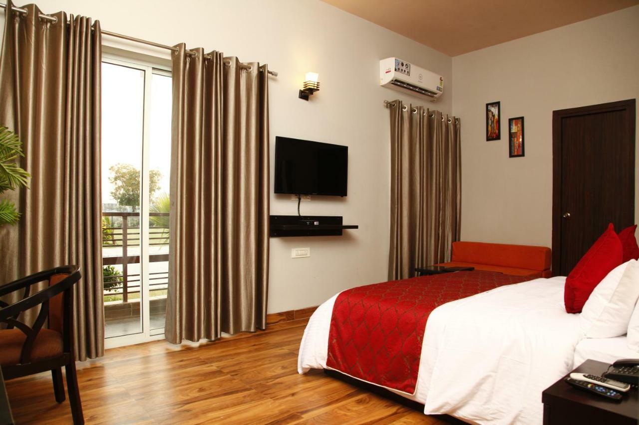 Anandam Clarks Inn Suites Вриндавана Экстерьер фото