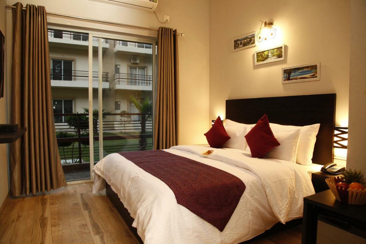Anandam Clarks Inn Suites Вриндавана Экстерьер фото