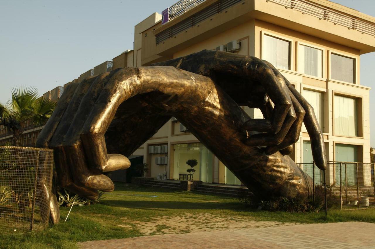 Anandam Clarks Inn Suites Вриндавана Экстерьер фото